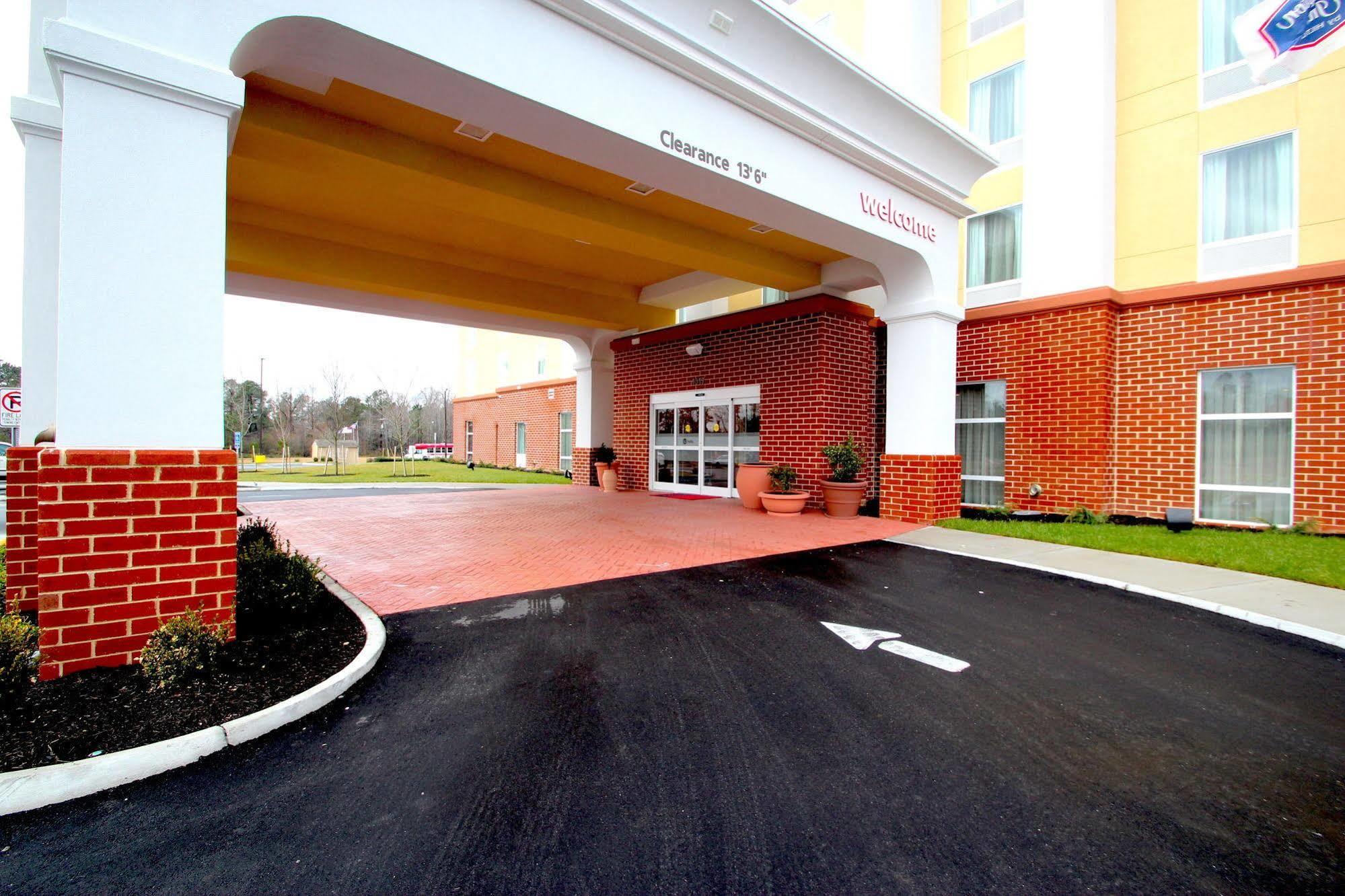 Hampton Inn- Suffolk Exterior foto